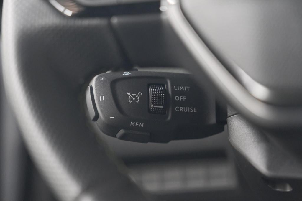 Peugeot 2008 puretech 130 eat8 gt | 360 camera | stoelmassage | adaptieve c