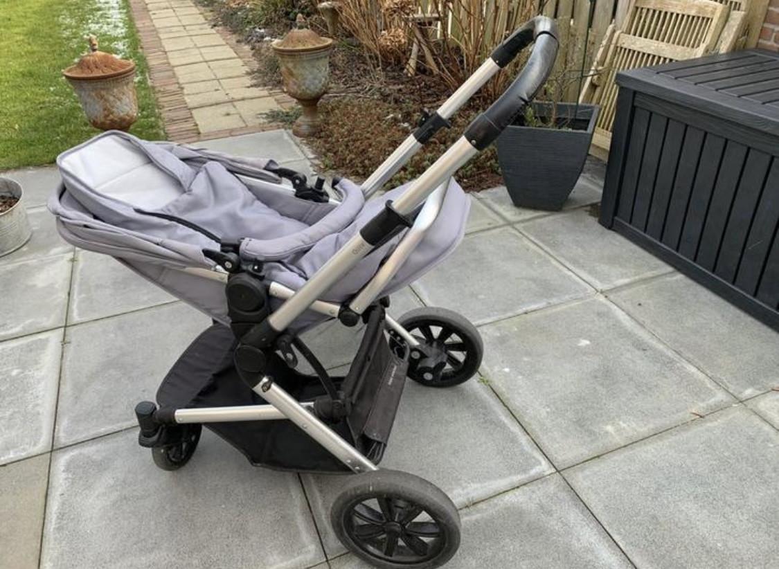 Qute kinderwagen/buggy/voetenzak/regenhoes