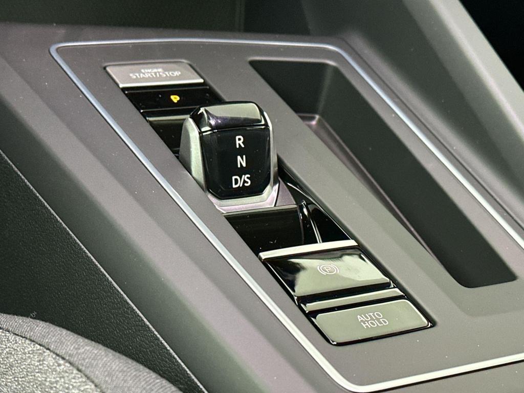 Volkswagen Golf life edition plug in hybride 204 pk