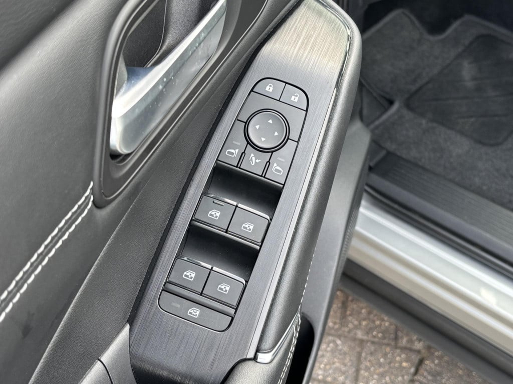 Nissan Qashqai 1.3 mhev xtronic premiere edition | panoramadak | head-up di