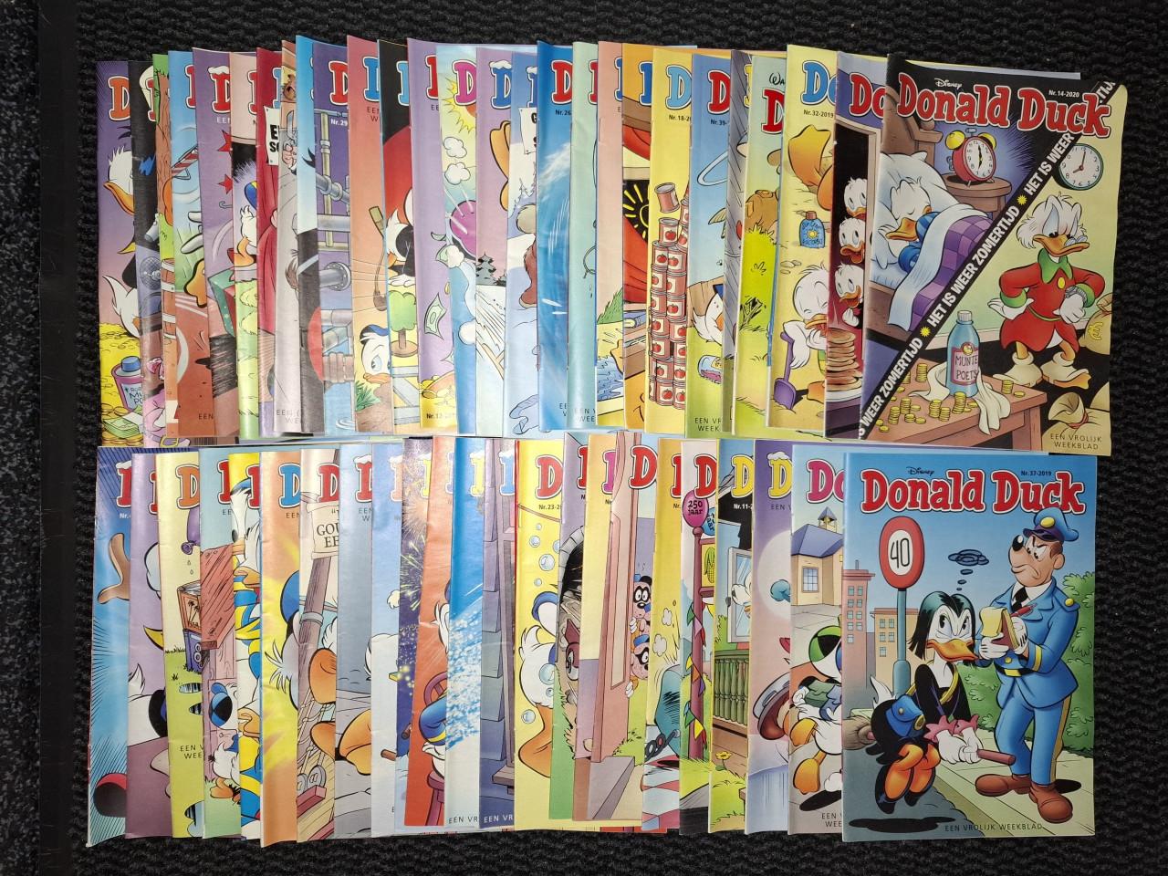50 Donalds Ducks