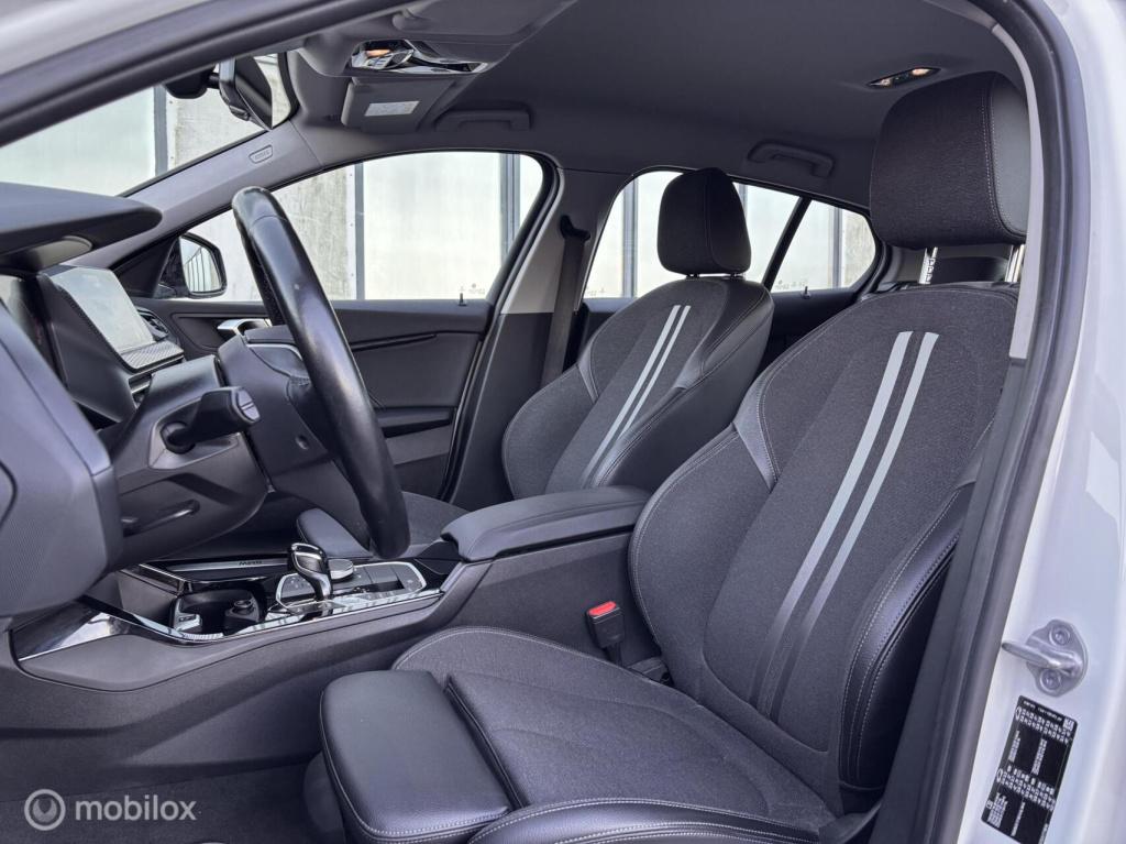 BMW 1 Serie 118i corporate sport virtual cockpit camara