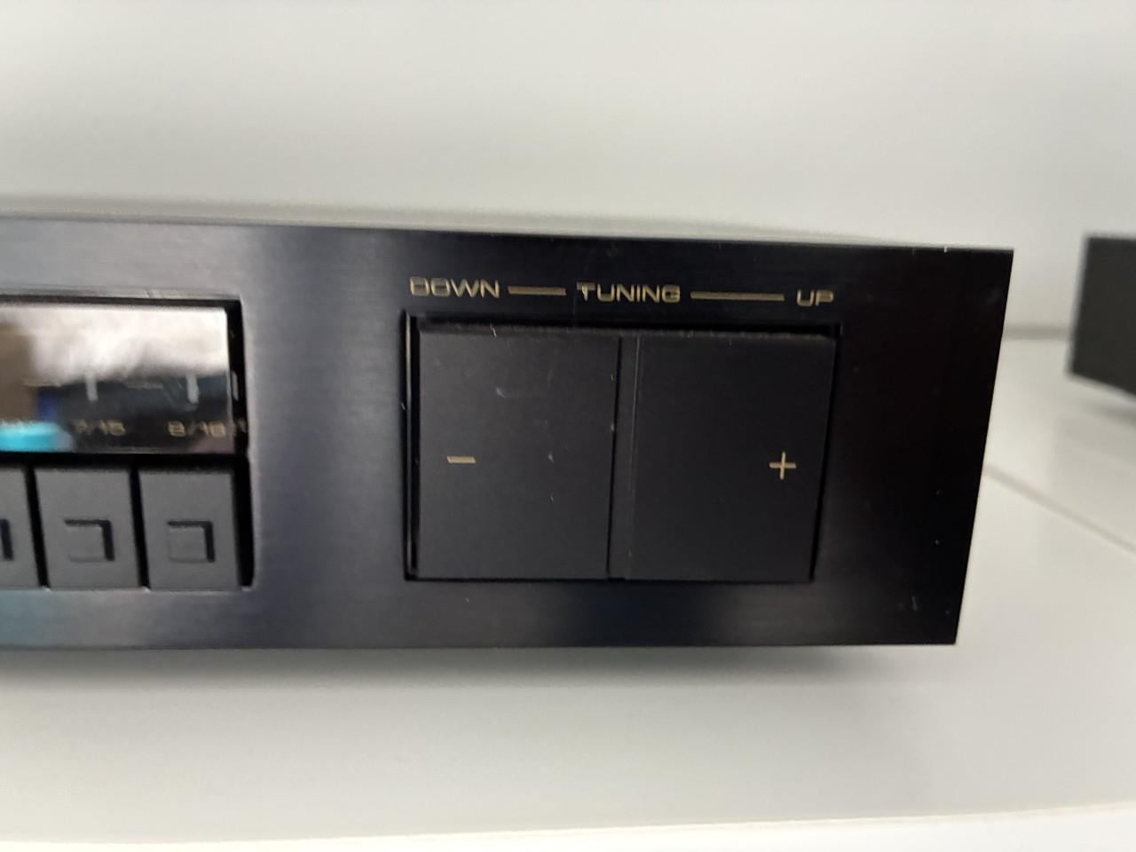 Pioneer F-717L tuner