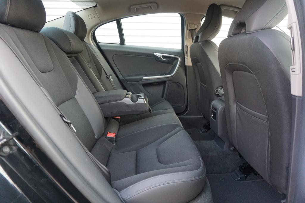 Volvo S60 1.6 t4 momentum automaat - climate / navi / cruise / parkeers. / 