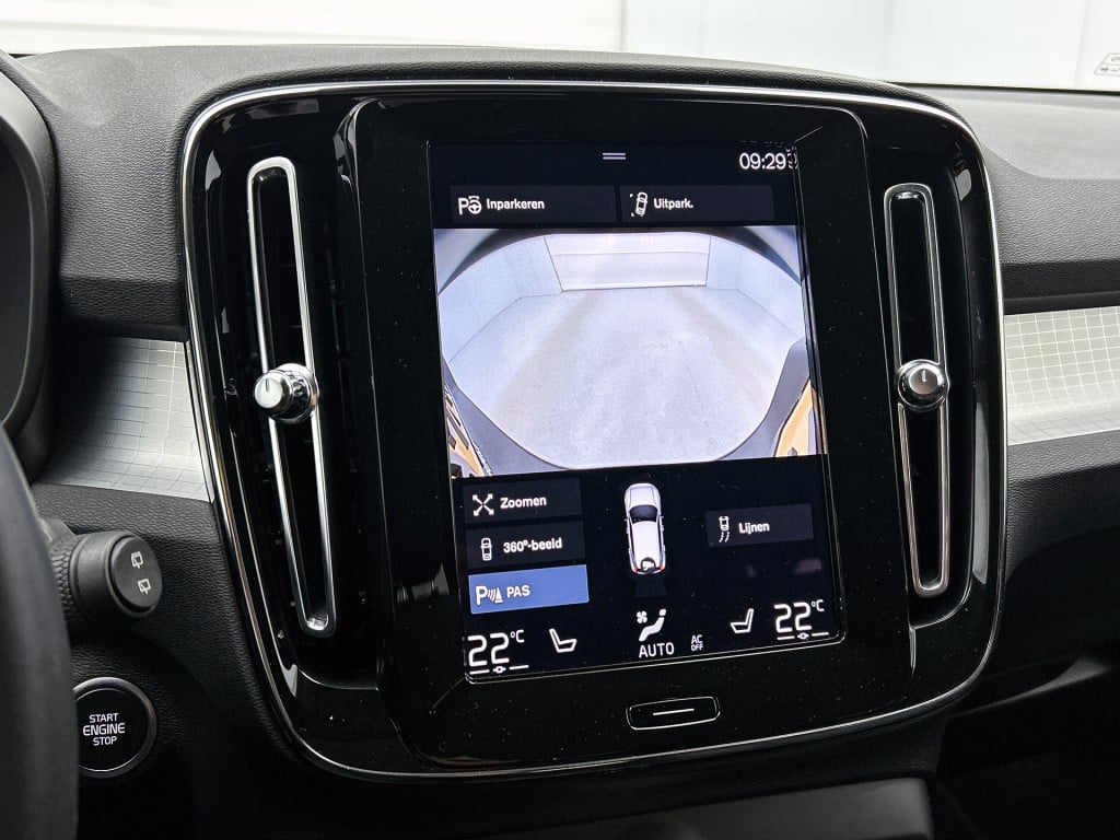 Volvo XC40 1.5 t4 recharge inscription expression | 360 camera | navi