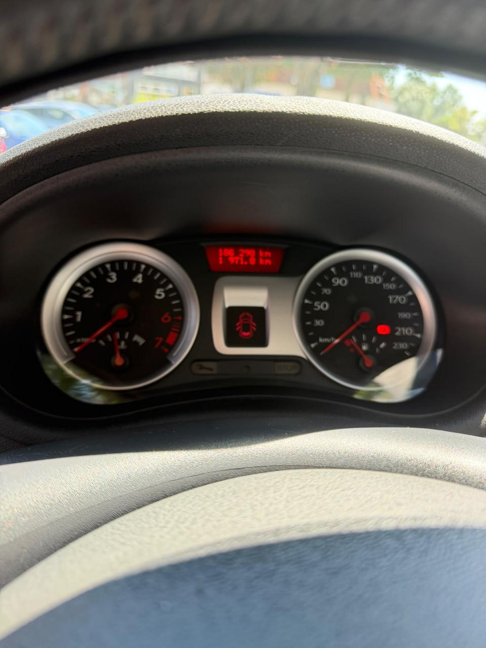 Te koop renault clio 12 zeer zuining auto