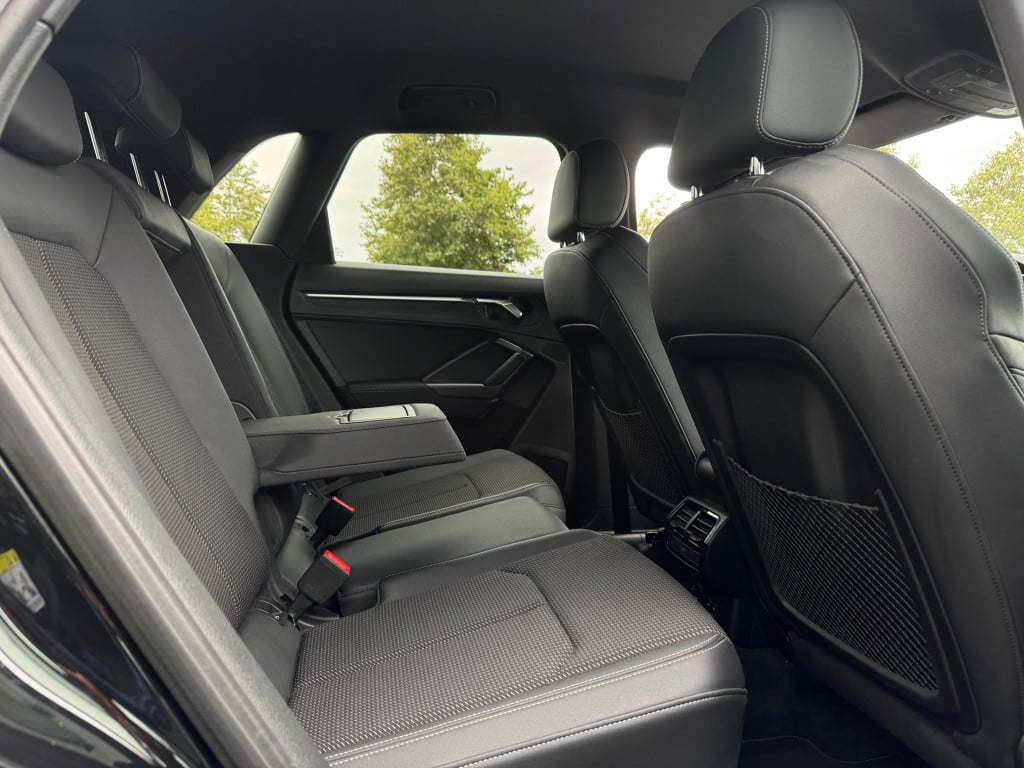 Audi Q3 35 tfsi 3x s-line * keyless * matrix led * carplay