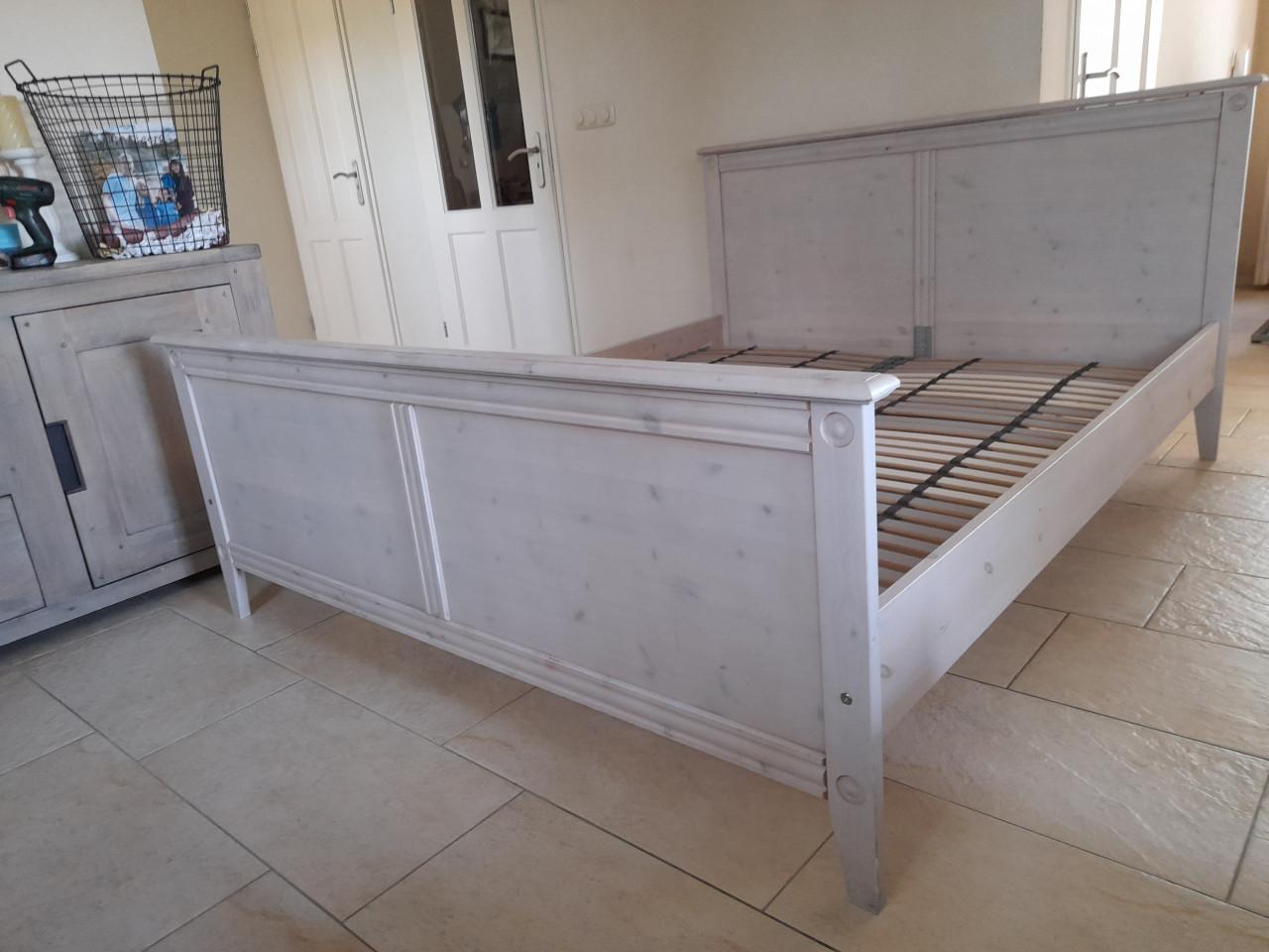 2 Persoons bed 160 x 200 (in goede staat )