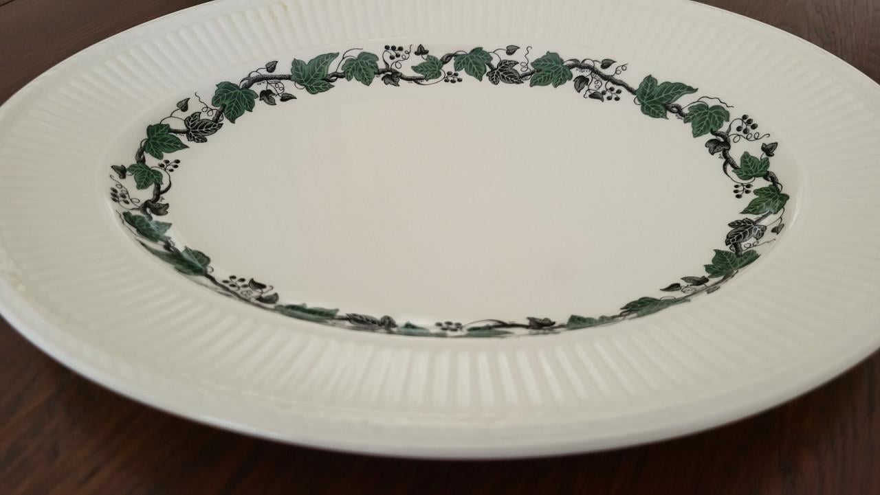 Wedgwood Stratford schaal ovaal 30 x 23 cm