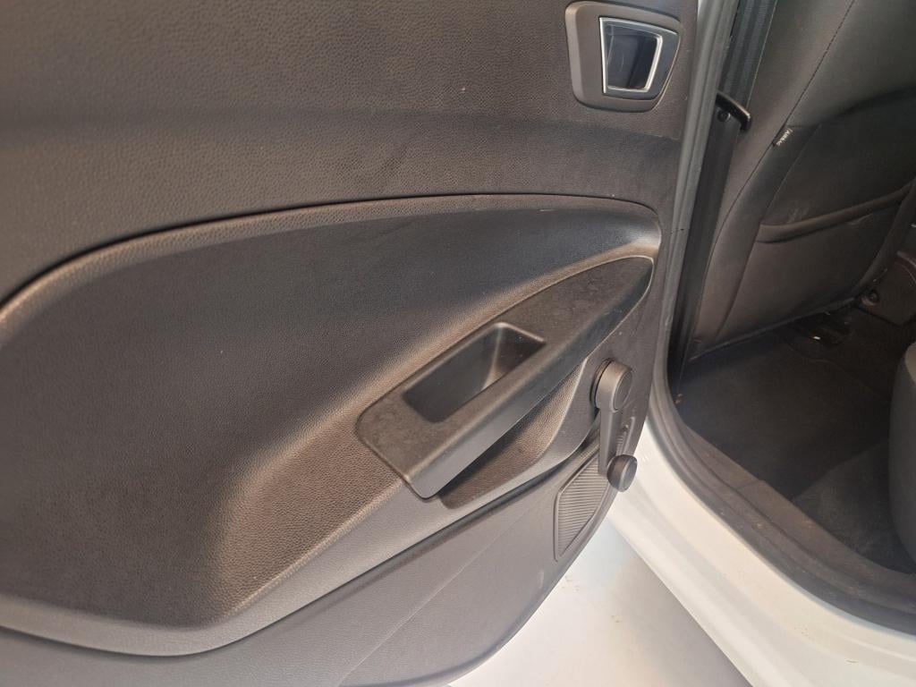 Ford Fiesta 1.0 white edition