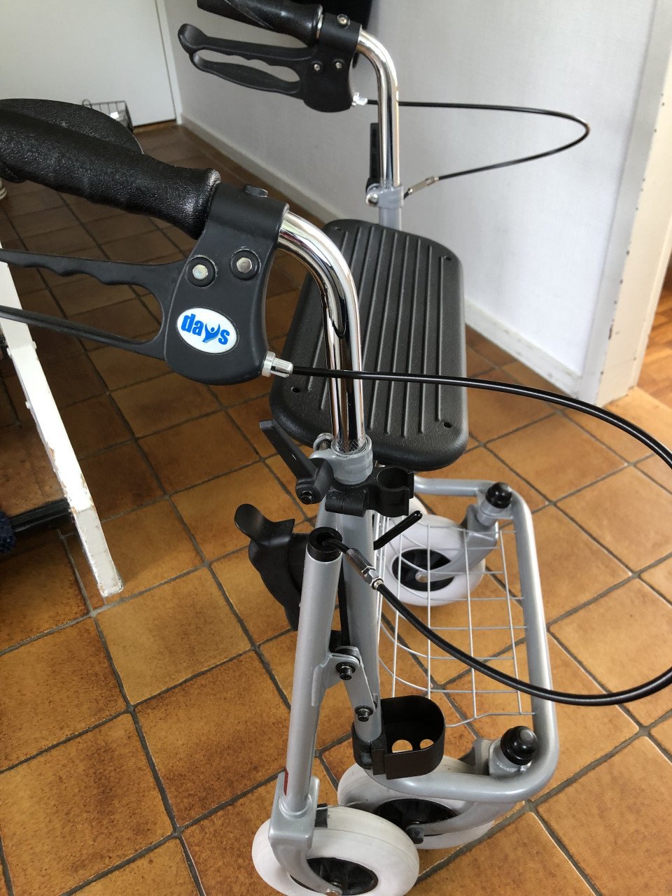 Rollator, Quatro, lichtgewicht, zilvergrijs