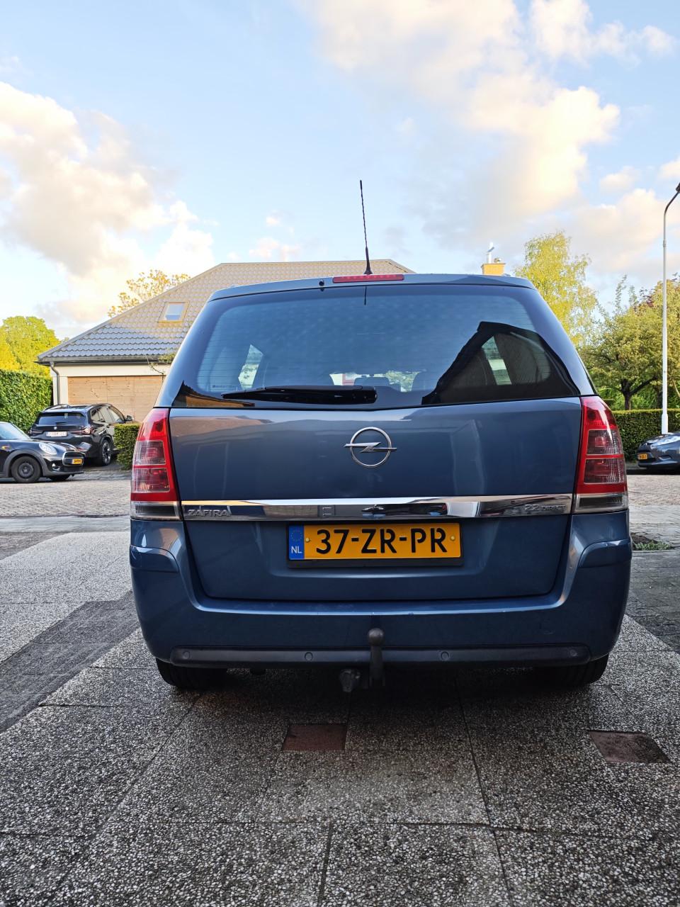 Opel zafira 2.2 direct
