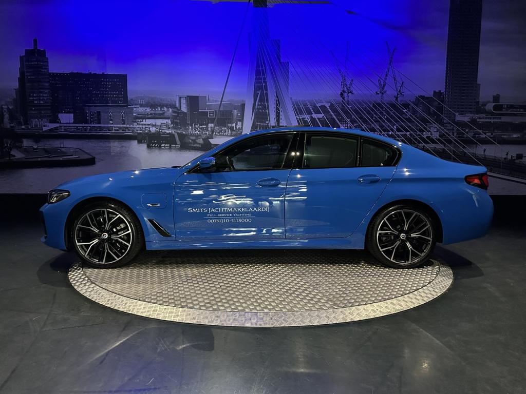BMW 5 Serie 530e business edition plus *schuifdak*laser*hud*acc*