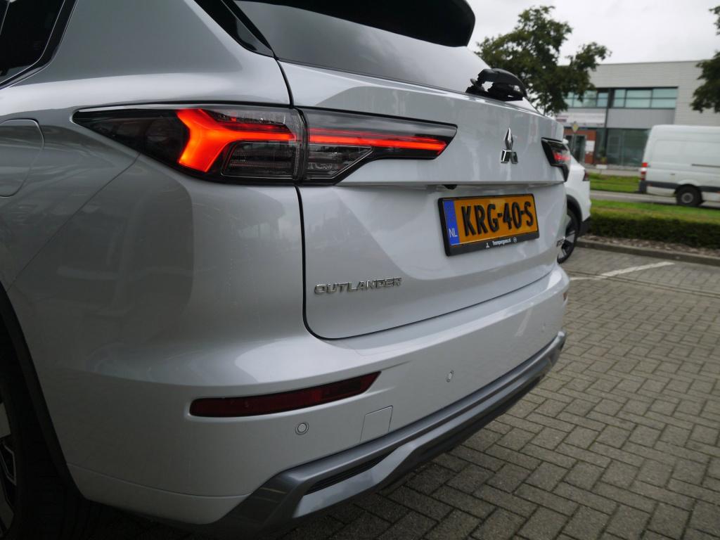 Mitsubishi Outlander 2.4 phev instyle 306pk s-awc|rijklaar