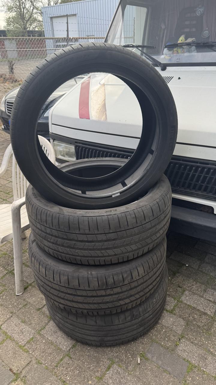 Pirelli zomerbanden 275/40/R22