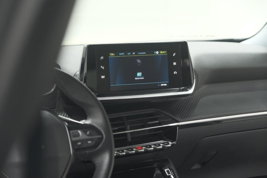 Peugeot E-2008 ev gt 50 kwh | 3 fase laadfunctie | camera | navigatie | par