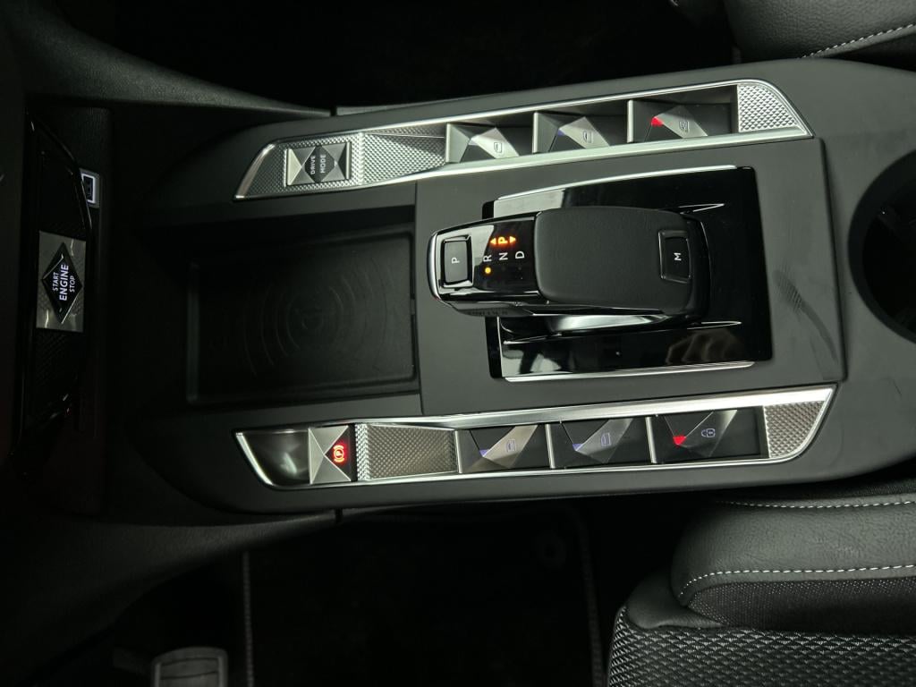 Ds Ds 3 hybrid 145 pk automaat ligne business | keyless entry | stoelverwar