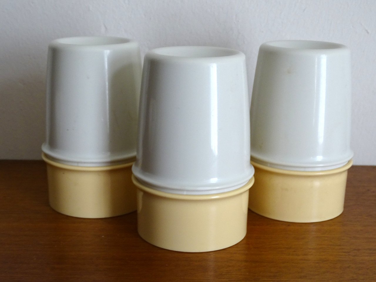 3 Vintage Tupperware eierdoppen met warmhouder