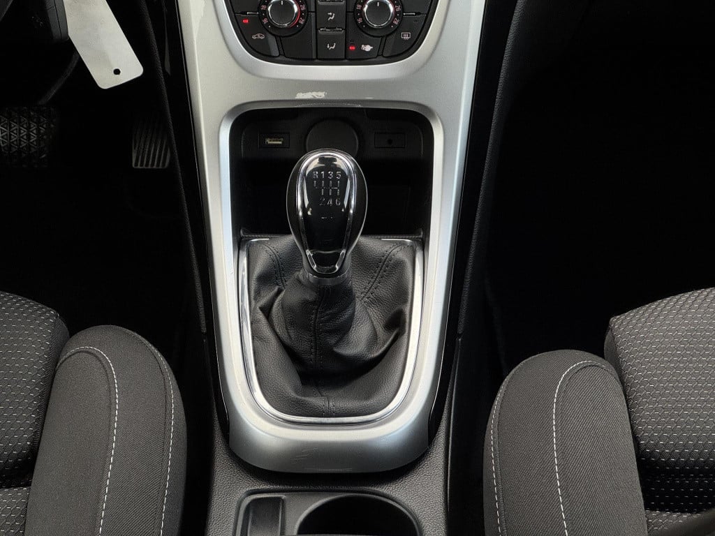 Opel Astra 1.4 turbo sport + nl-auto, afneembare trekhaak!