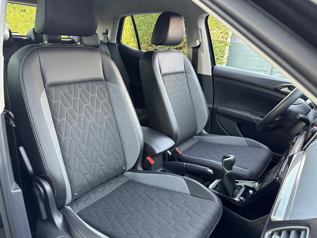 Volkswagen T-cross 1.0 tsi life | navi | climate | led | stoelverwarming | 