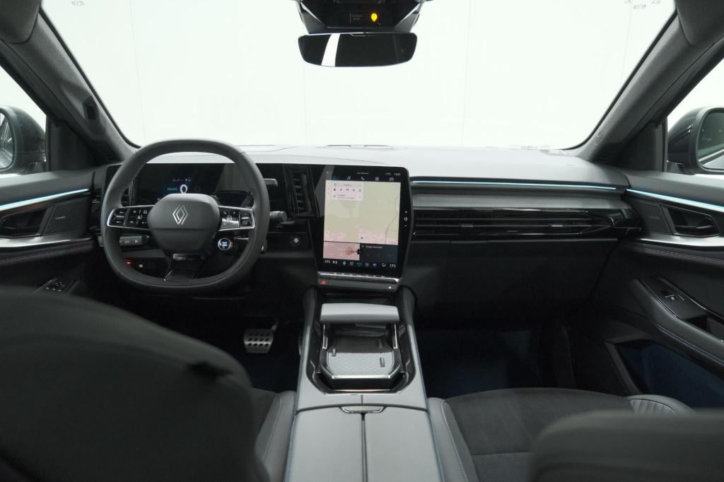 Renault Rafale 1.2 e-tech 4x4 plug-in hybrid 300 atelier alpine | panoramad