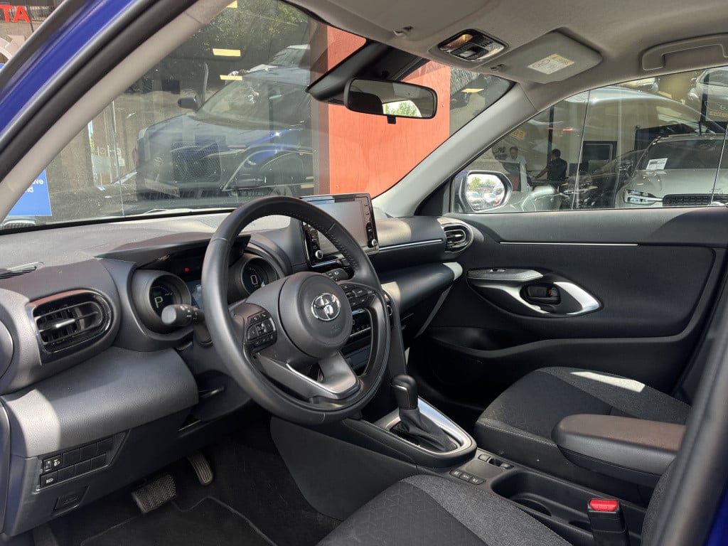 Toyota Yaris Cross 1.5 hybrid comfort | carplay | camera | acc | climate