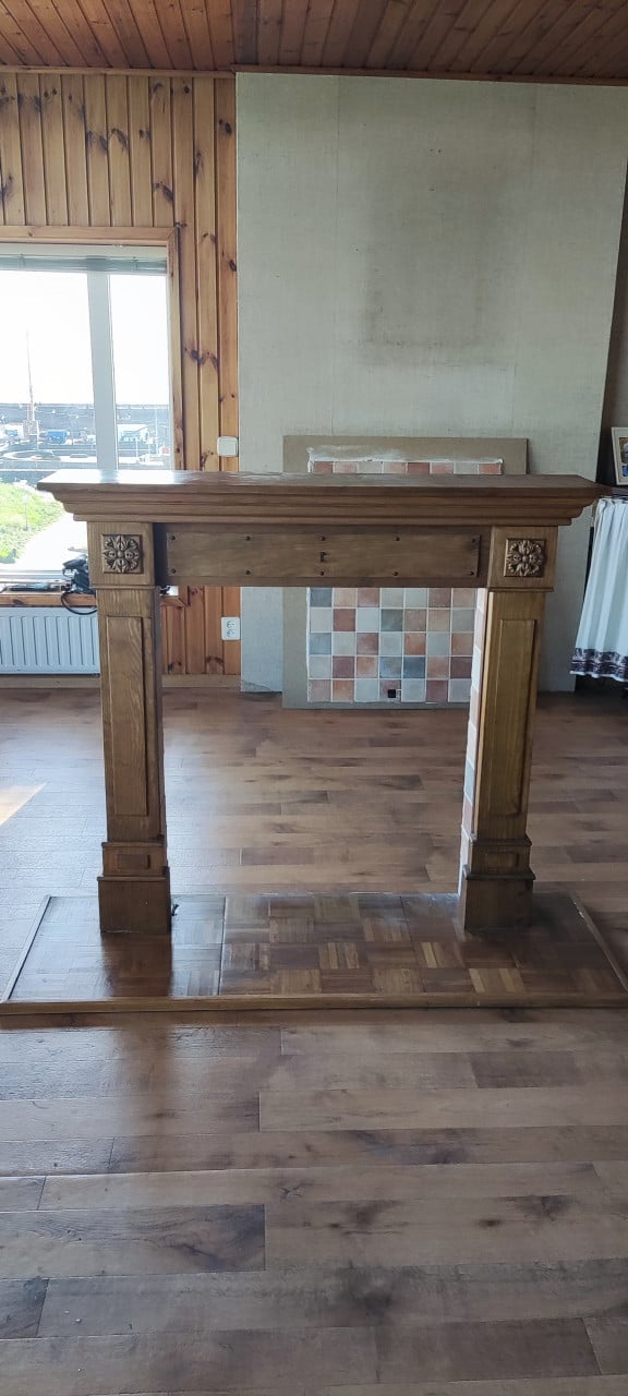 Massief grenen haard schouw / haardombouw (excl. haard)