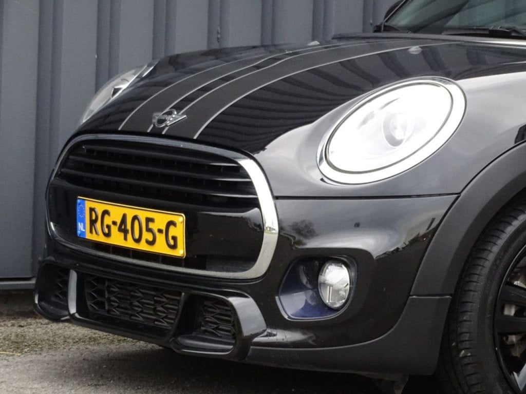 Mini Cooper mini 1.5 serious business automaat | jcw pack | king's cross