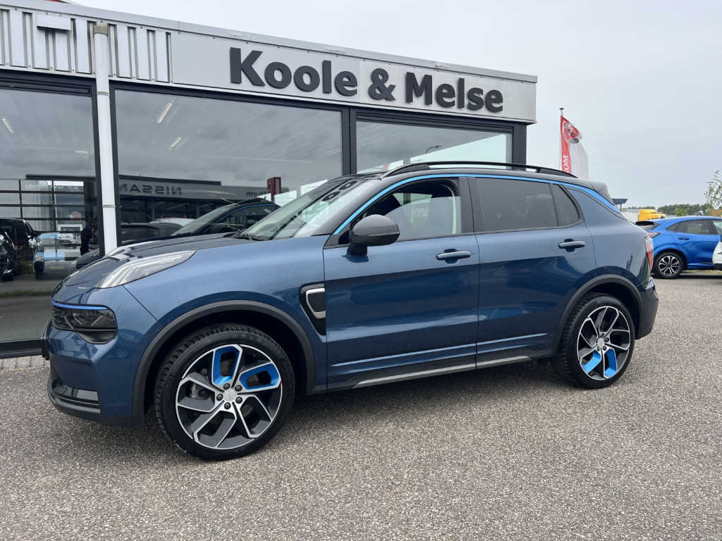 Lynk & Co 01 1.5 261pk plug in hybrid , panodak , 360gr camera, carplay