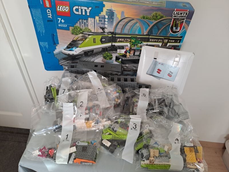 Lego 60337 City Passagierssneltrein (nieuw)