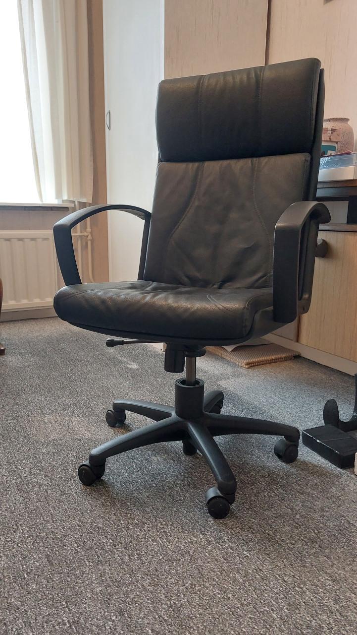 Verstelbare bureaustoel