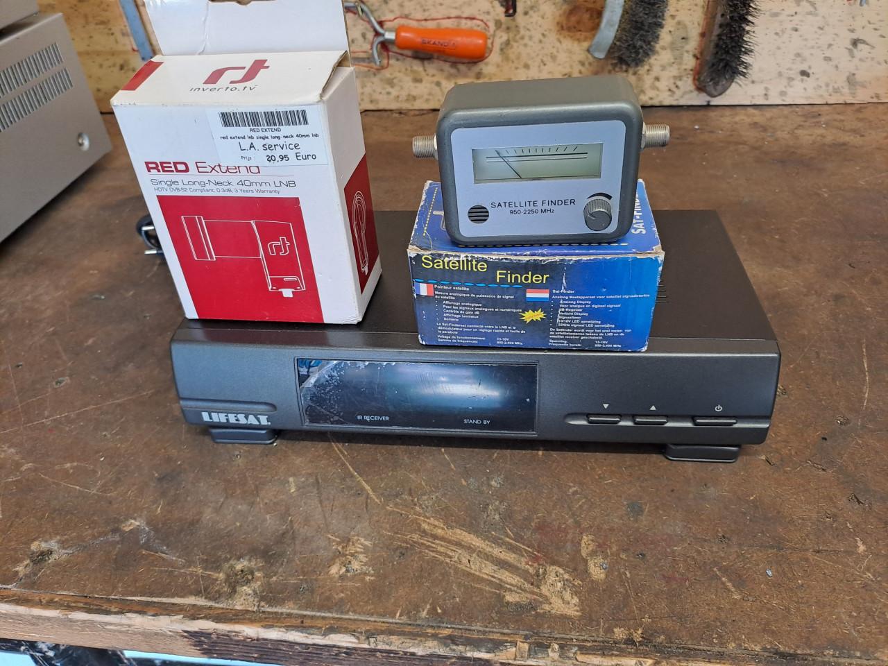 Te koop mooie spullen voor rommelmarkt dis is adv 1 er is nog een adv