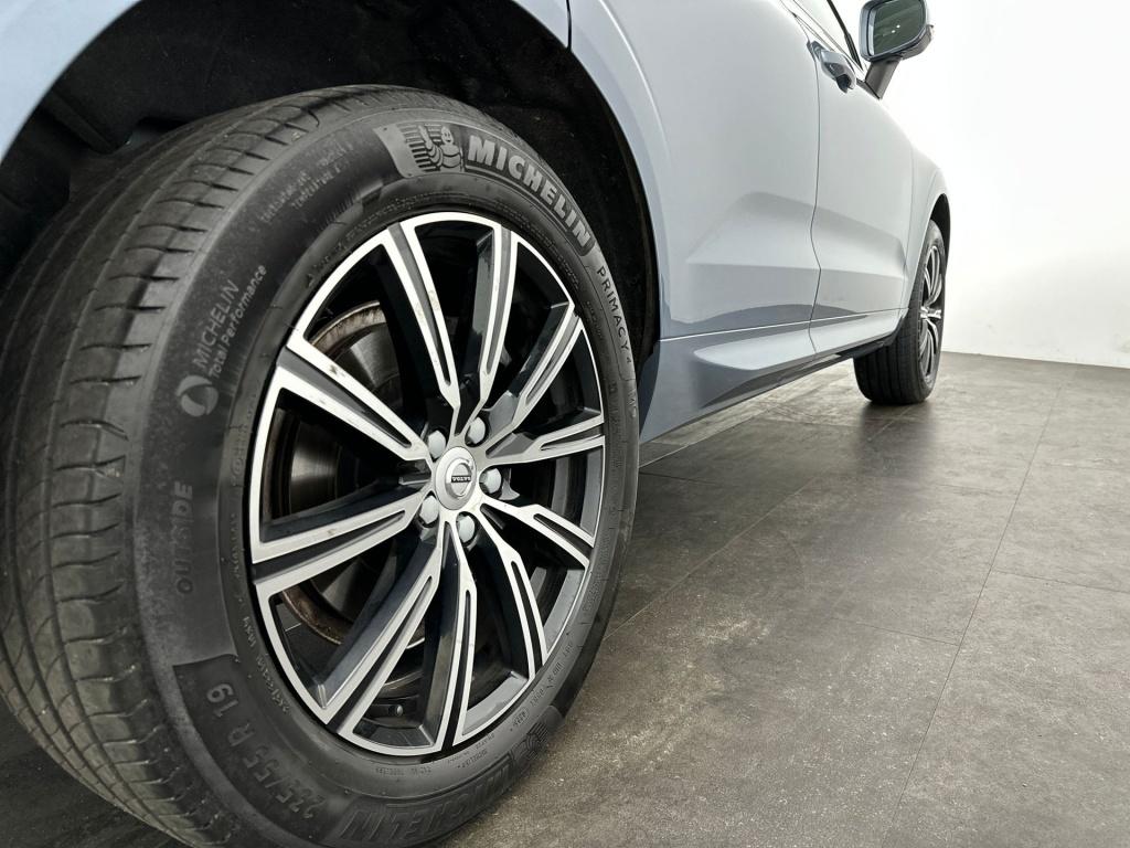 Volvo XC60 t5 253pk momentum| adap.cruise| leder| trekhaak| stoel.verw|