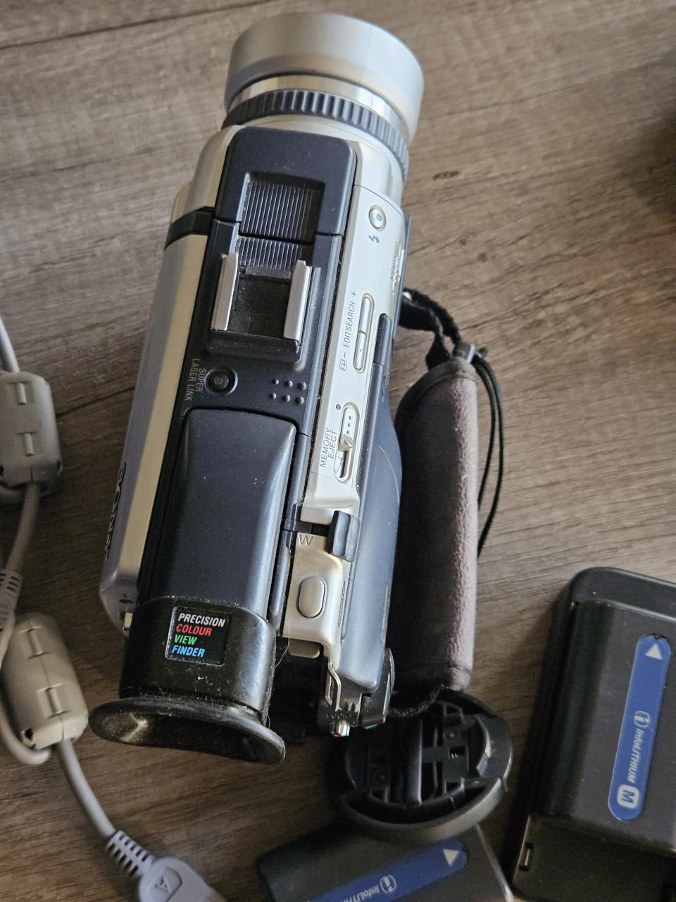 Complete en werkende Sony DCR-TRV30 e mini dv camcorder