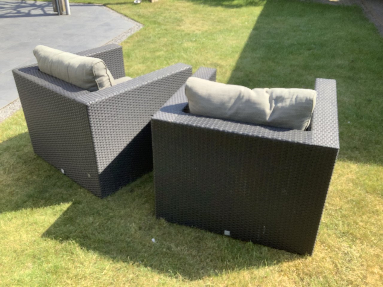 Loungeset pitriet zwart met kussens, hoekbank.