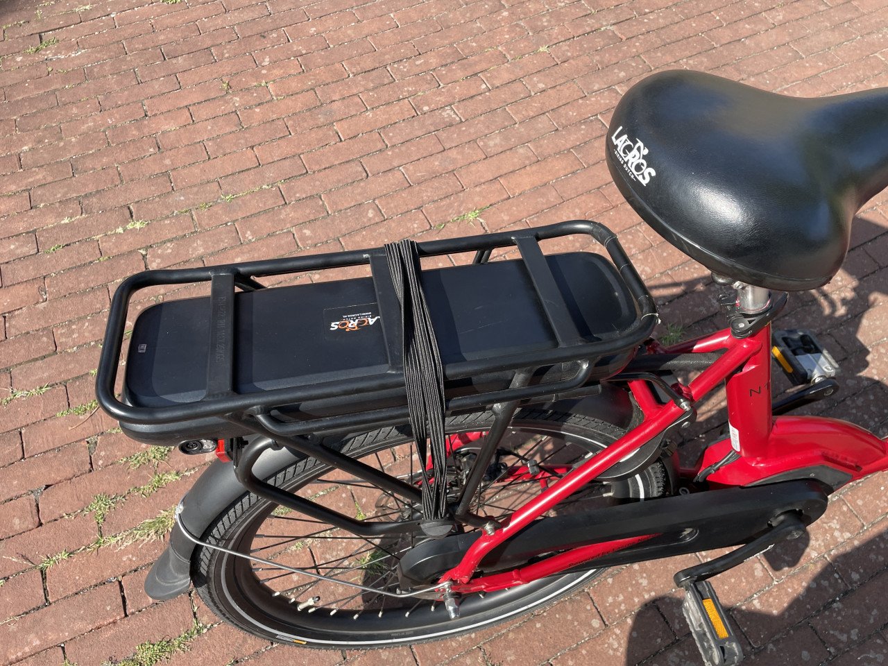 Lacros Sketch Nestor Rood Elektrische fiets lageinstap zo goed als nieuw !!