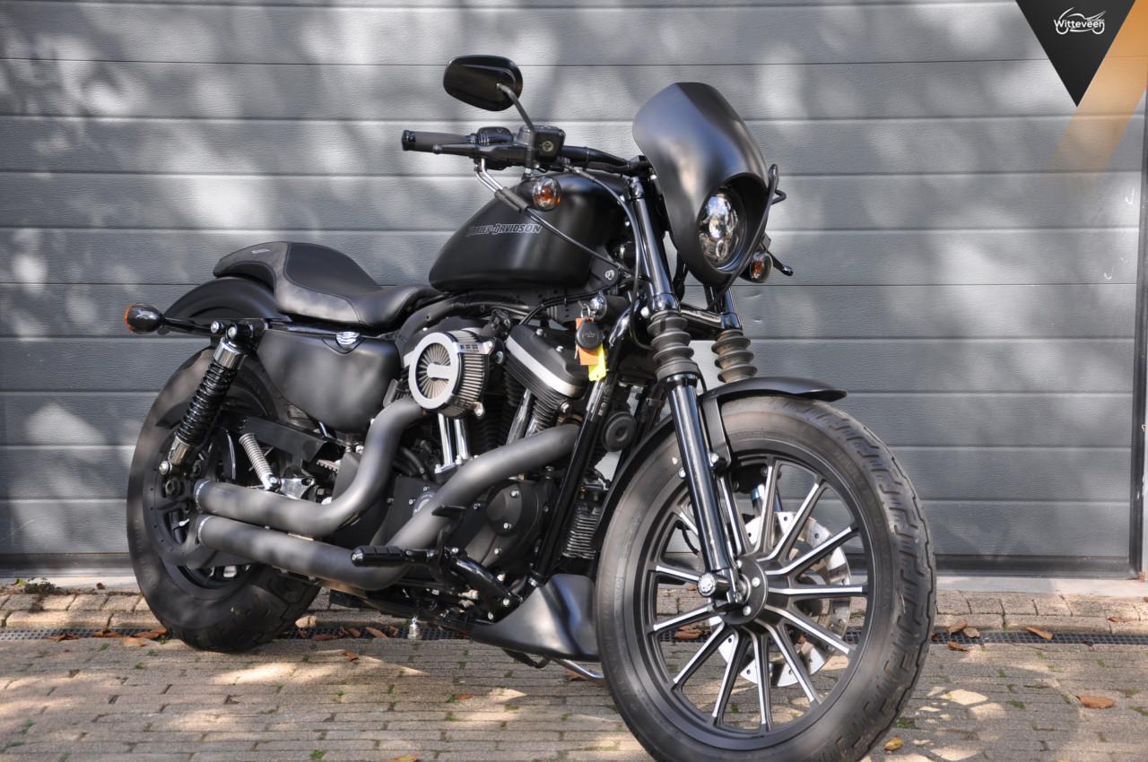 Harley Davidson XL 883 N Sportster Iron mooi aangepast!