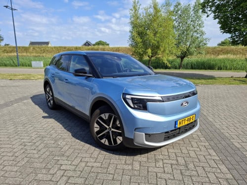 Ford Explorer premium extended range awd 77 kwh