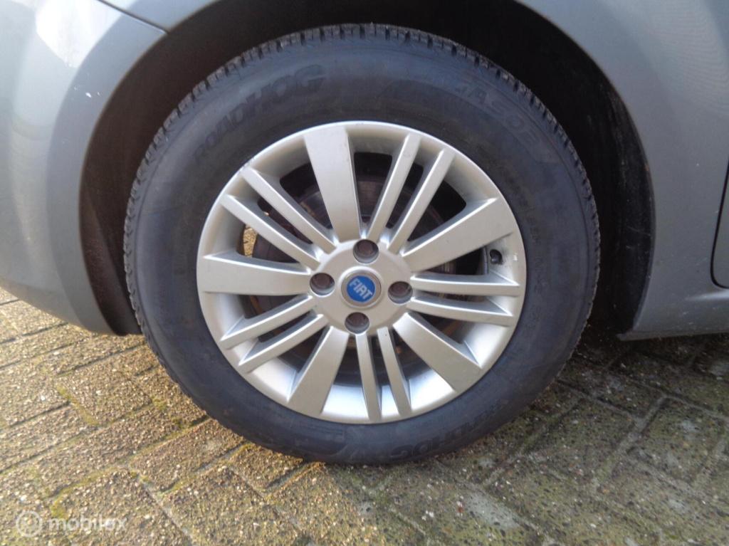 Fiat Grande Punto 1.4-16v emotion/airco/cruise/lm velgen/nieuwe apk 03-2027