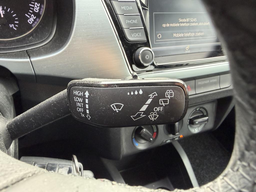 Skoda Fabia combi 1.0 tsi ambition business | navi | trekhaak | airco!