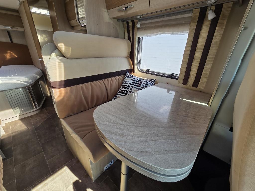 Burstner Onbekend but660 luifel | keuken | omvormer | toilet en douche | ru