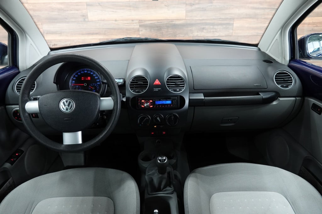 Volkswagen New Beetle 1.6 trendline | cruise | airco |
