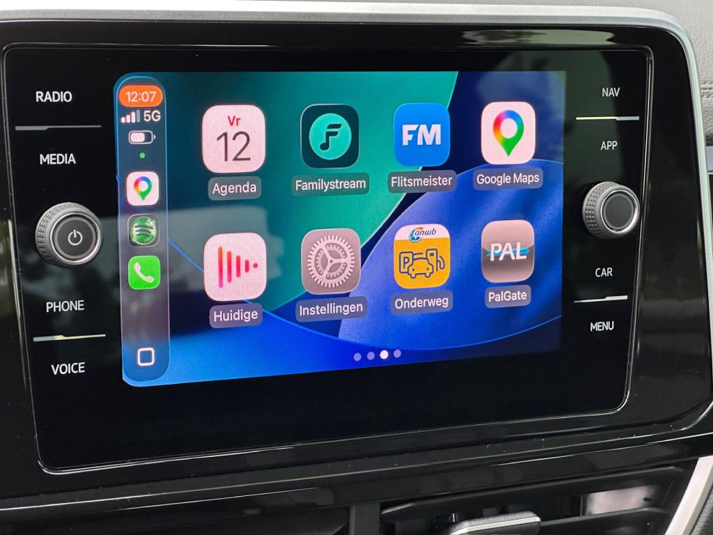Volkswagen T-roc 1.5 tsi 150pk dsg r-line | camera | keyless | elek. achter