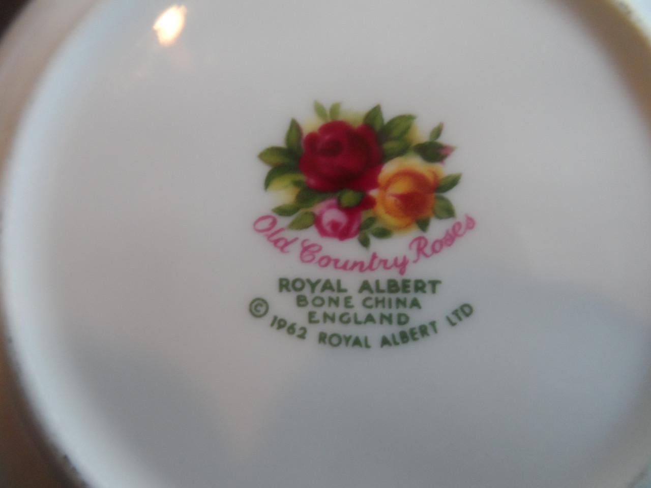 ROYAL ALBERT  Old Country Roses