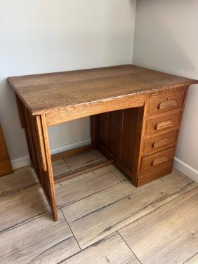 Mooi antiek eiken bureau
