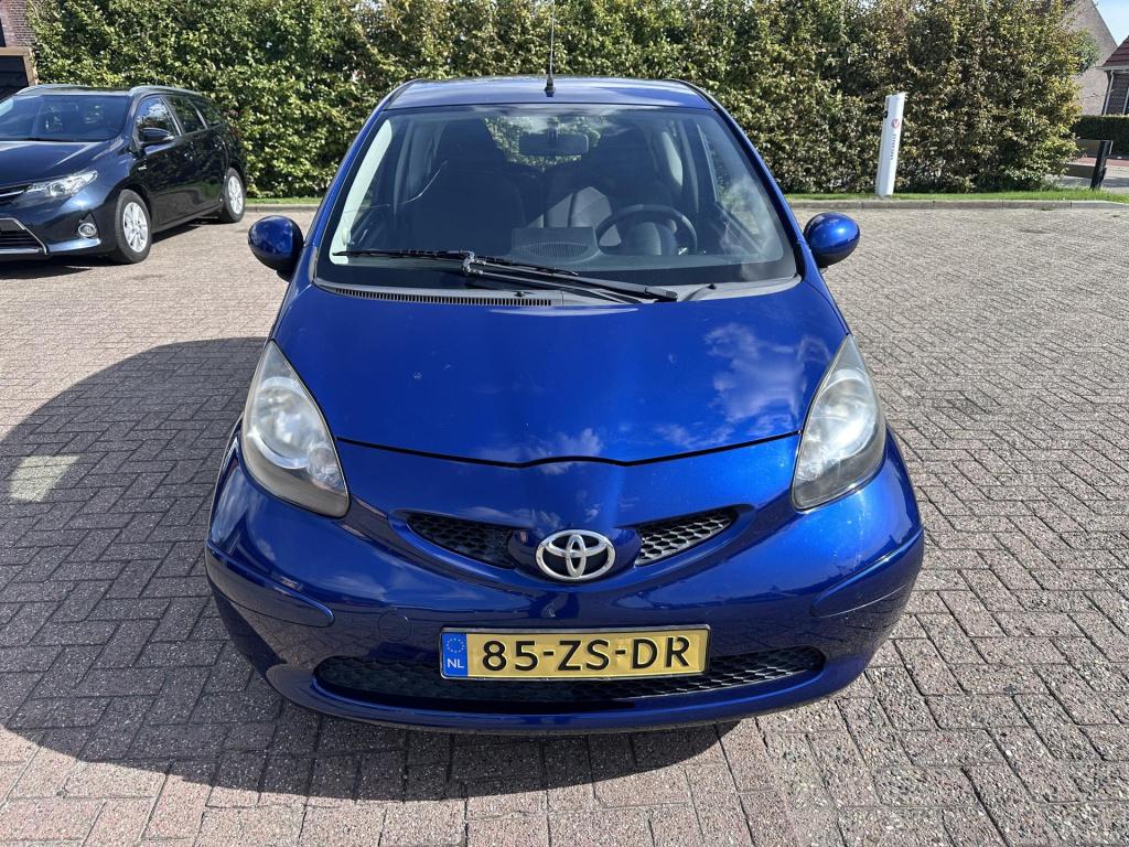 Toyota Aygo 1.0-12v +