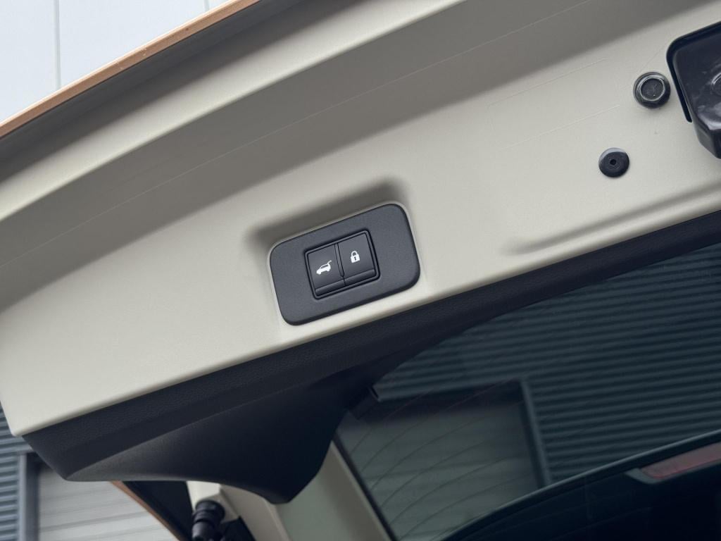 Nissan Ariya advantage edition 66 kwh vision pack + panoramadak
