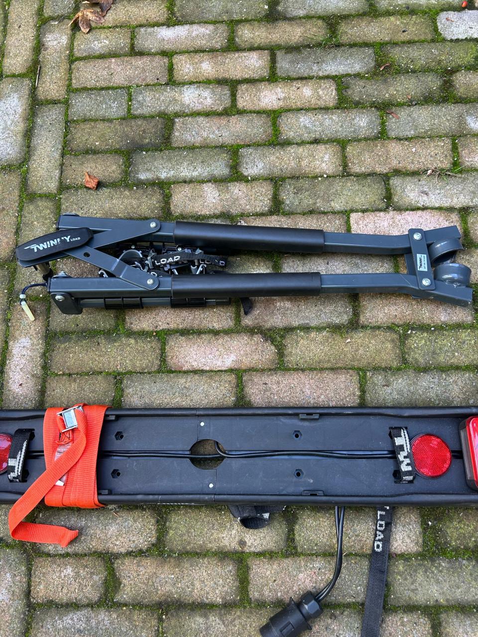 Twinny Load Easy fietsendrager met lichtbalk