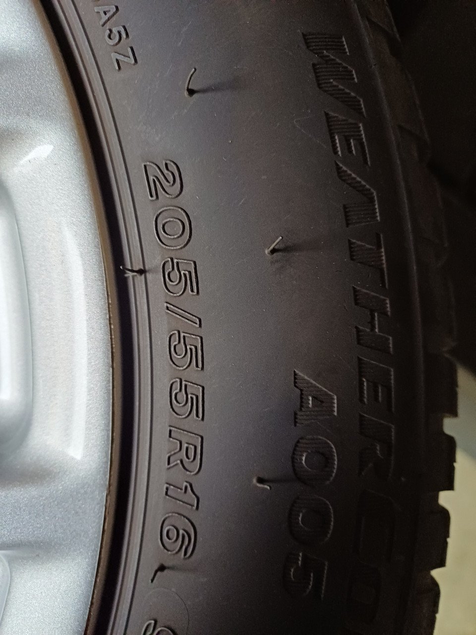 Autobanden met velgen