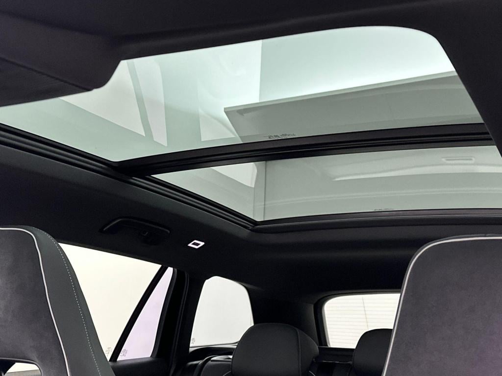 Skoda Superb sportline business 1.5 tsi phev 150 kw / 204 pk co